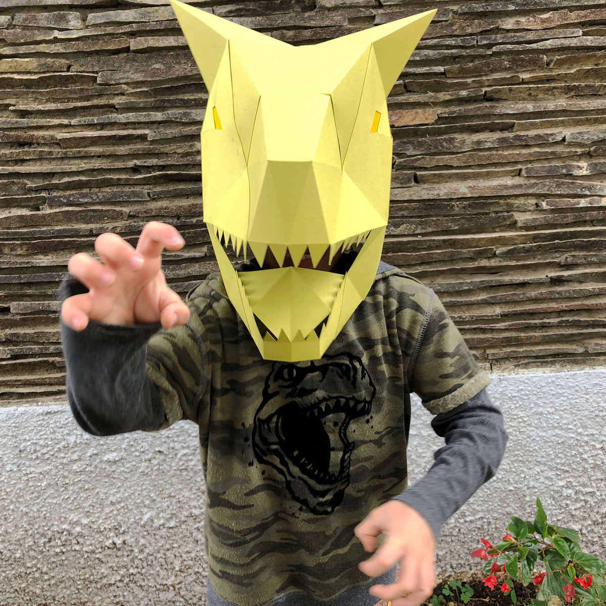 DIY: Costume Dinosaure en Carton – Rex Le Dinosaure